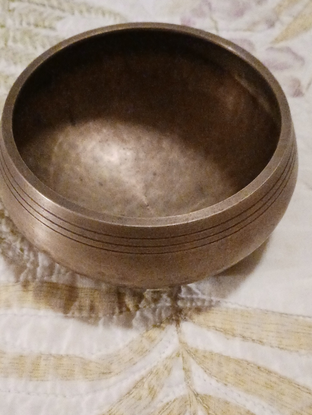 Antique-Style Metal Singing Bowl in Warm Bronze Tone